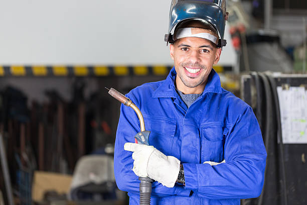 Say goodbye to neck pain: weight Balance and Comfort —Choose one that won’t make you tired even after wearing it for a long time. Head-mounted welding helmet